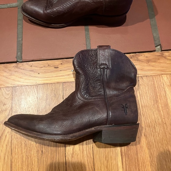 Women’s size 7.5 Frye boots - Picture 3 of 11